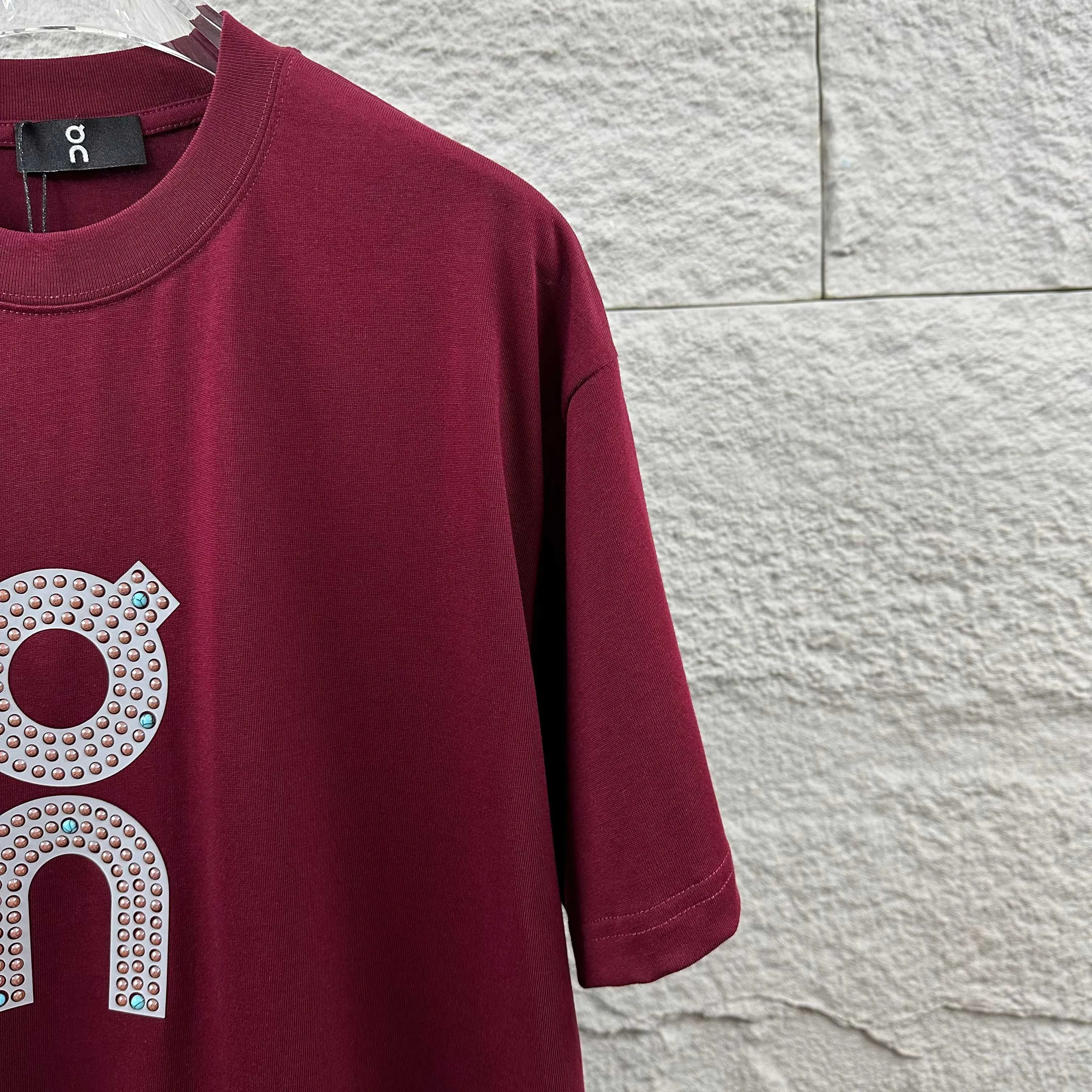 On running Series 2026 Spring and Summer New Arrival Classic simple personalized letter totem three-dimensional thick plate silicone + hot bead process logo custom double yarn plain cotton fabric short-sleeved T-shirt men and women Same Style Color: Black White Angola Red Size: S (90-130 pounds) M (120-150 pounds) L (140-165 pounds) XL (160-180 pounds) XXL (180 pounds)